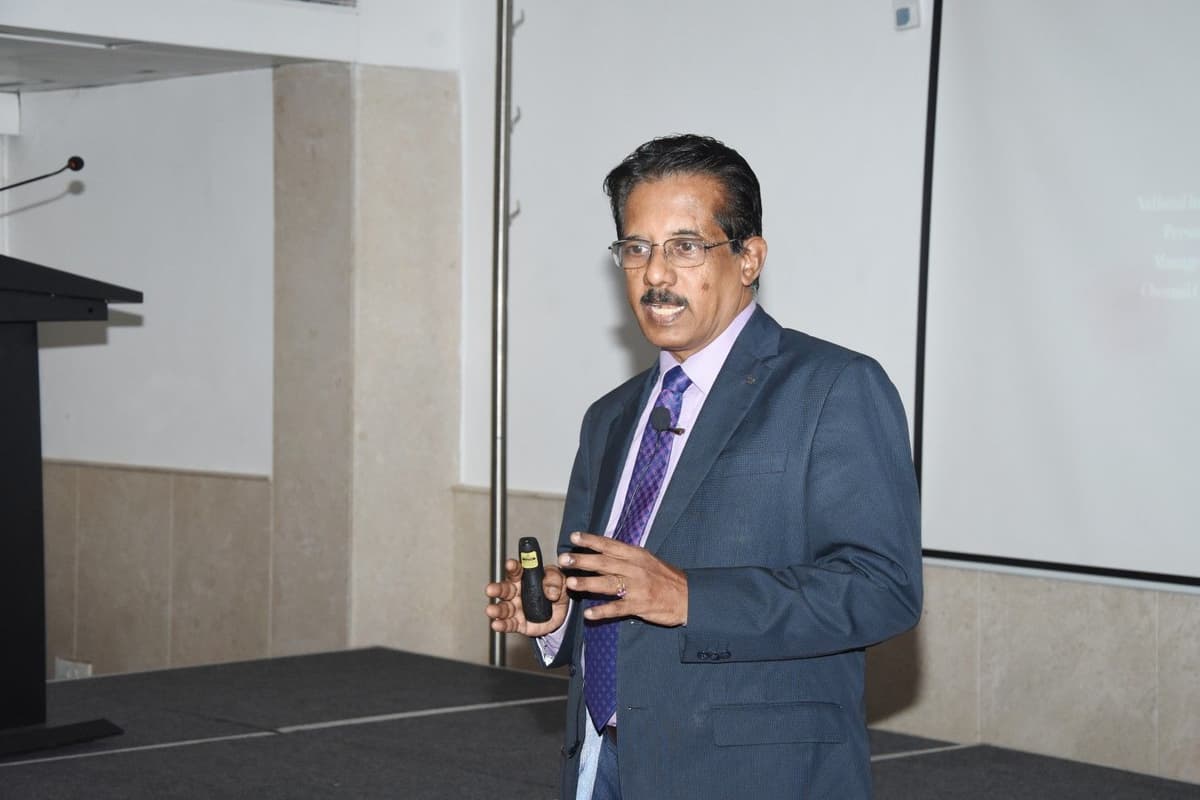 Dr. Sundararaman Chintamani speaking on Business Storytelling at NIPM Madras Chapter, Hotel Savera Chennai