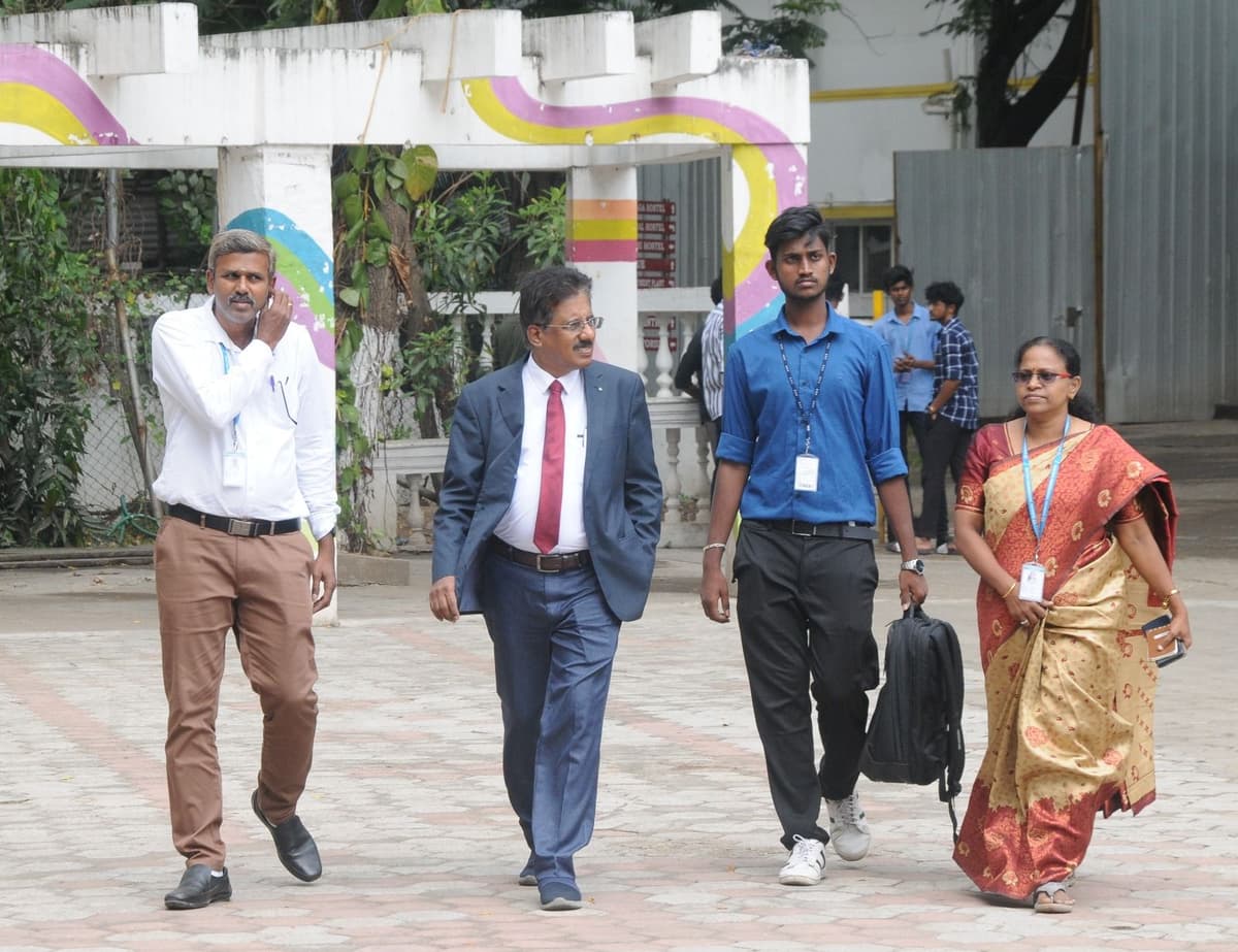 Dr. Sundararaman Chintamani on campus walk with faculty at Easwari Engineering College Chennai