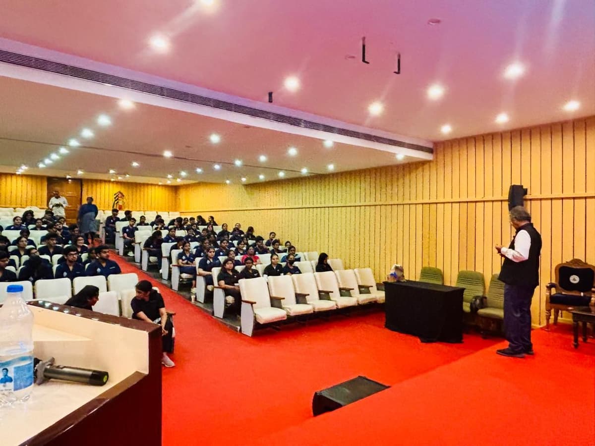 Wide auditorium view of Self-Branding session at Saveetha Dental College