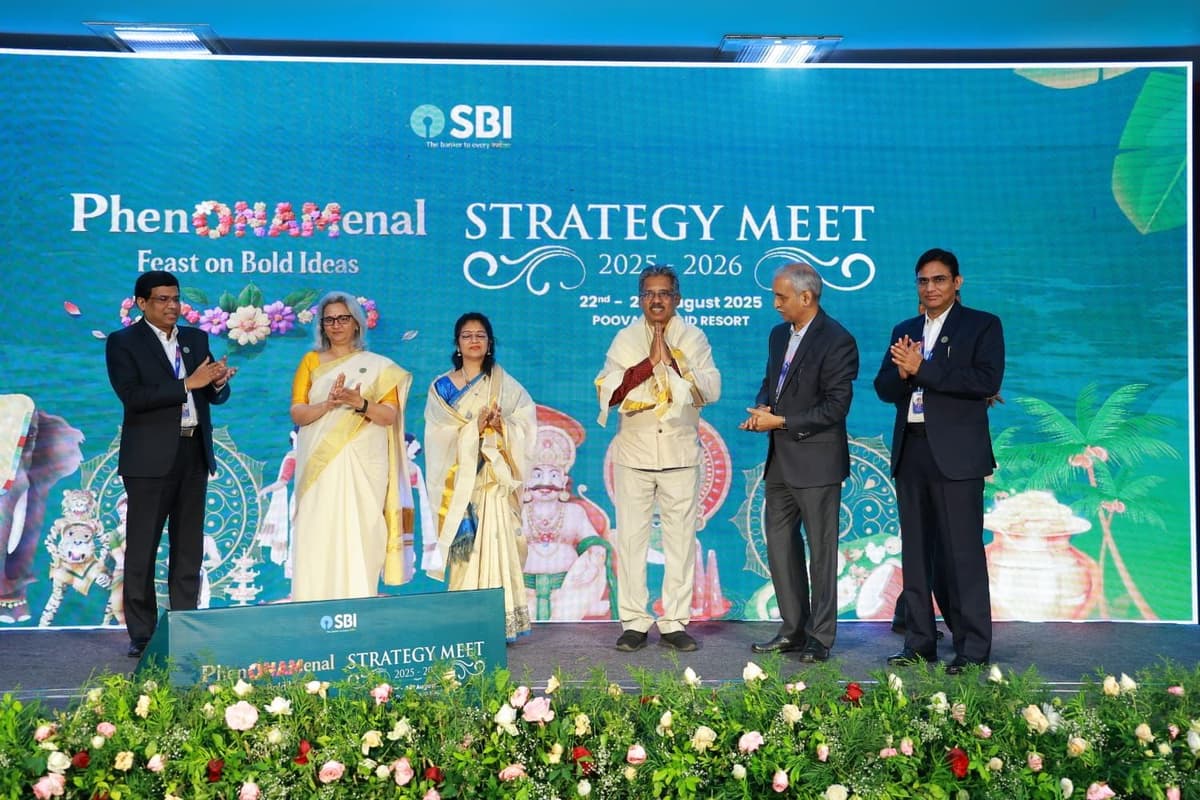 On stage with SBI senior leadership at PhenONAMenal Strategy Meet