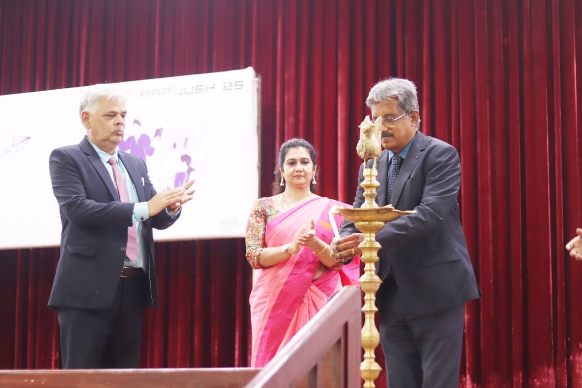 Ceremonial lamp lighting at SRM Aaruush 25 E-Summit inauguration