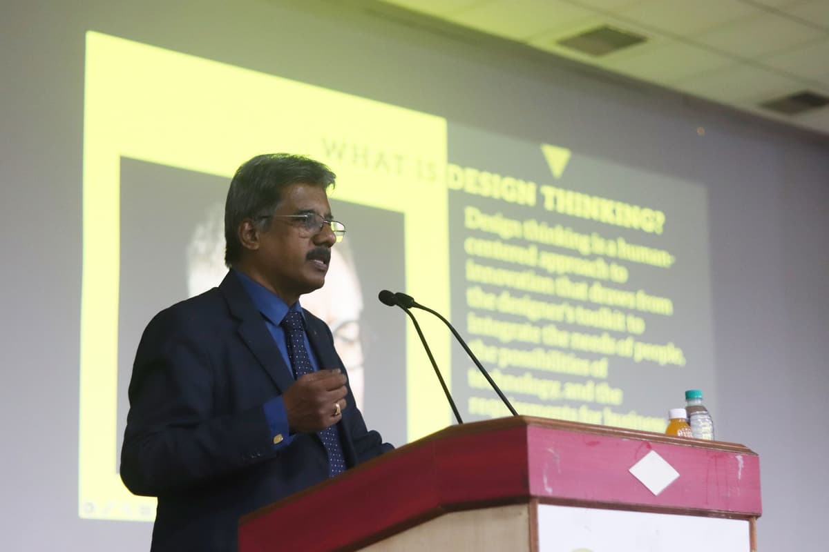 Dr. Sundararaman presenting What is Design Thinking at SRM E-Summit