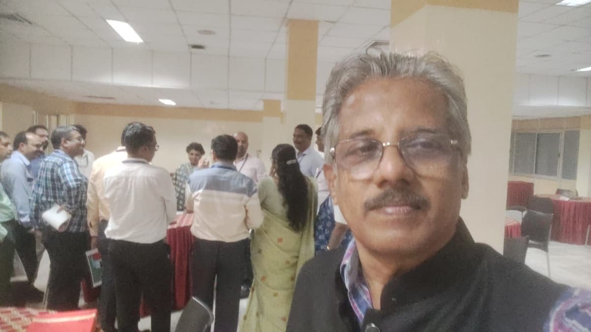 Dr. Sundararaman with Chief Managers at Indian Bank Practical Communication session