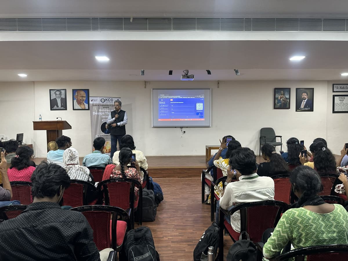 Dr. Sundararaman presenting to packed seminar hall at KCG Design Thinking Series 1