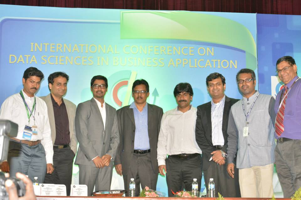 Group photo of panelists and speakers at SRM University Data Sciences Conference