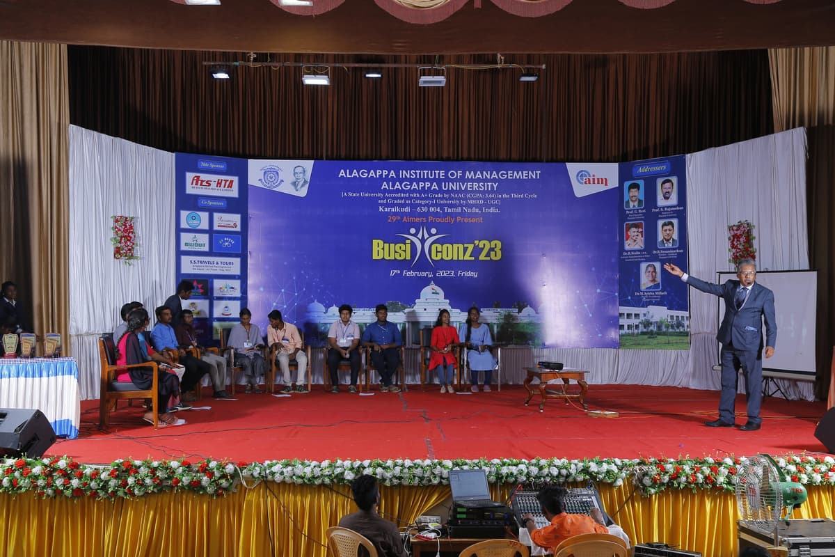 Dr. Sundararaman presenting Mindmapping techniques