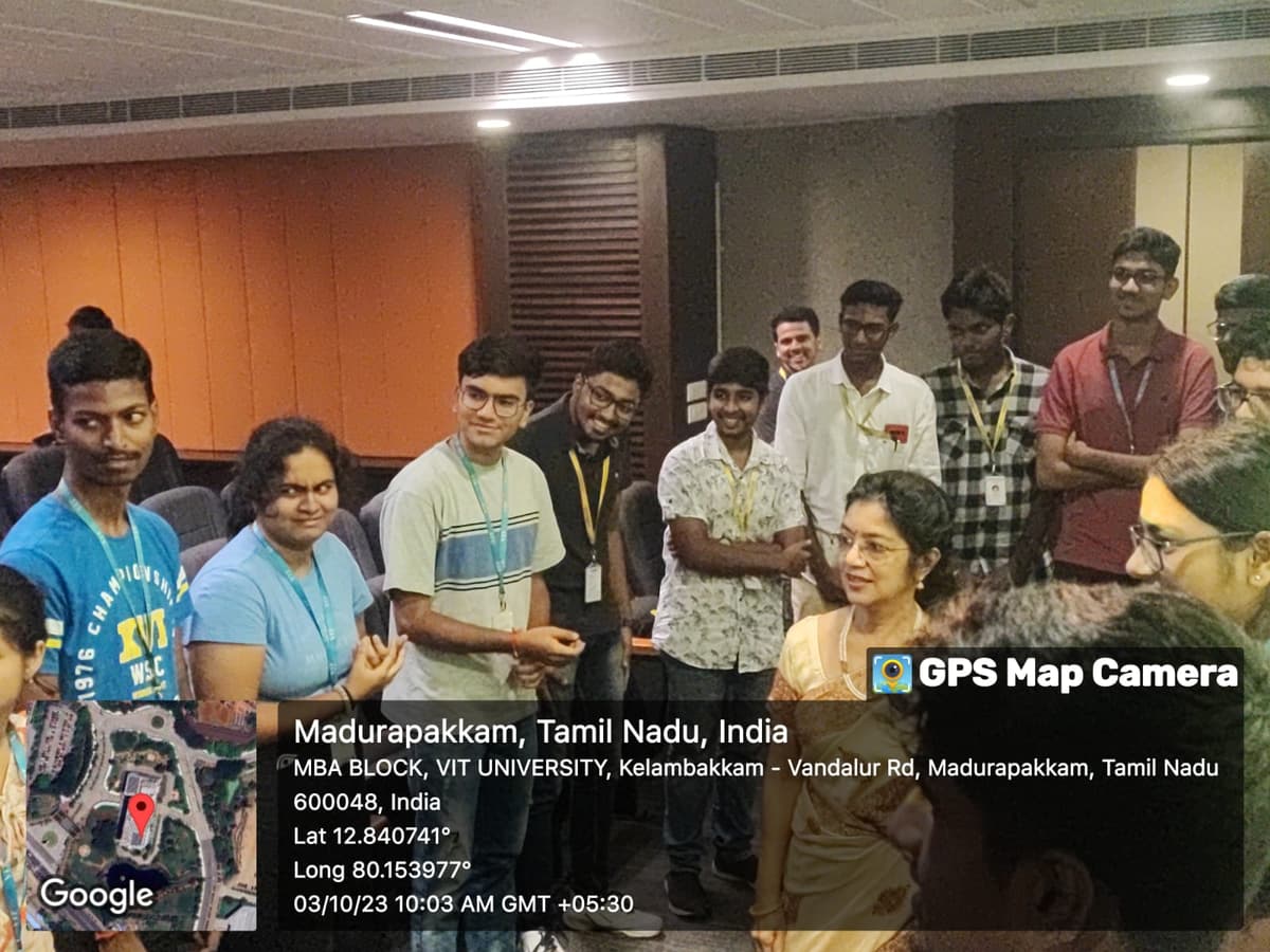 Jayanthi Chinthamani Sundar engaging with students at TechnoVIT 2023 Qubit workshop