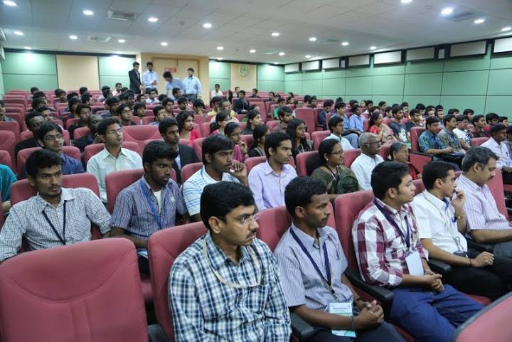 Packed auditorium of students and delegates at TechnoSCAPE 13 VIT Vellore