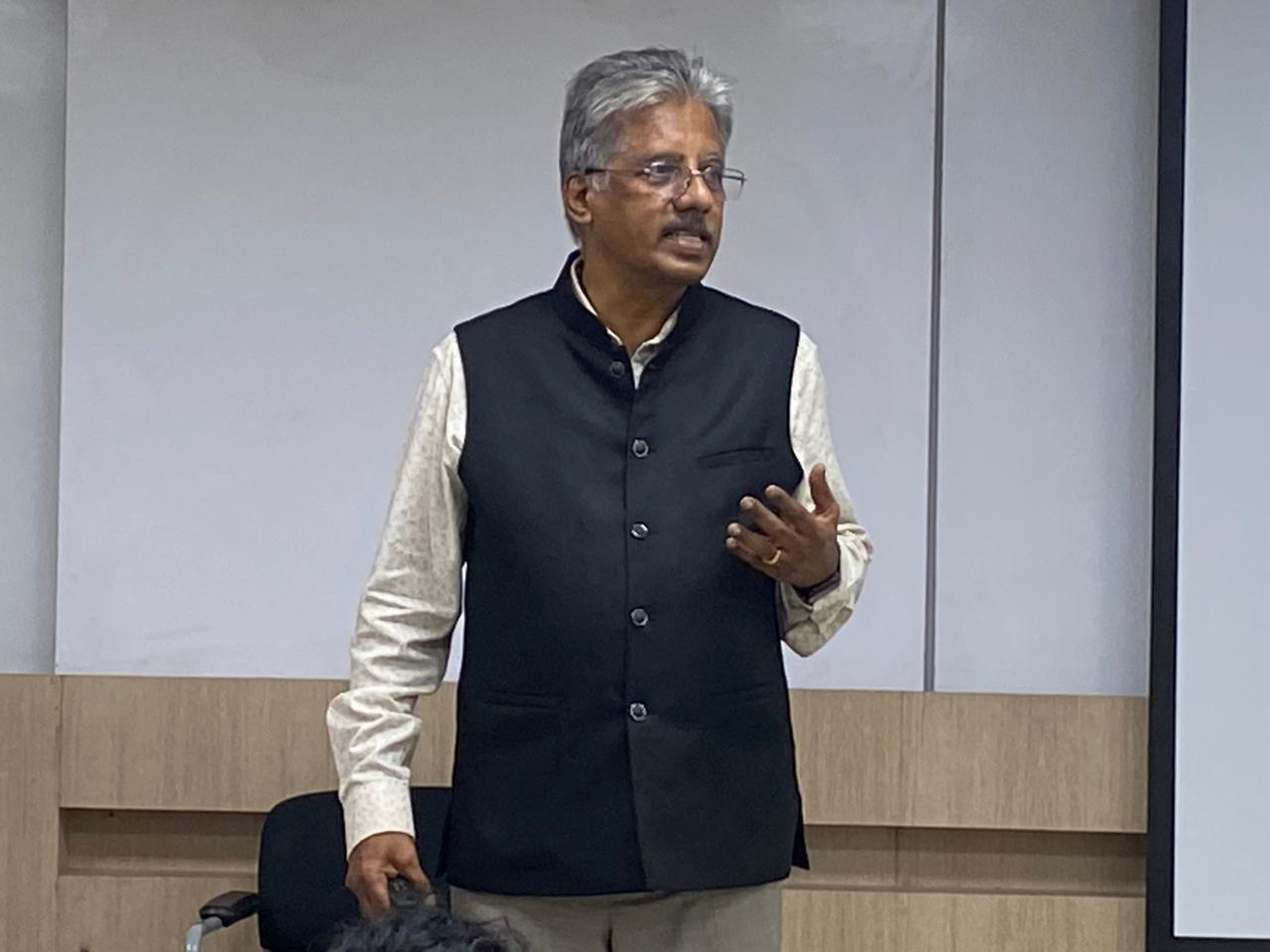 Dr. Sundararaman presenting the Four Industrial Revolutions at SSN College